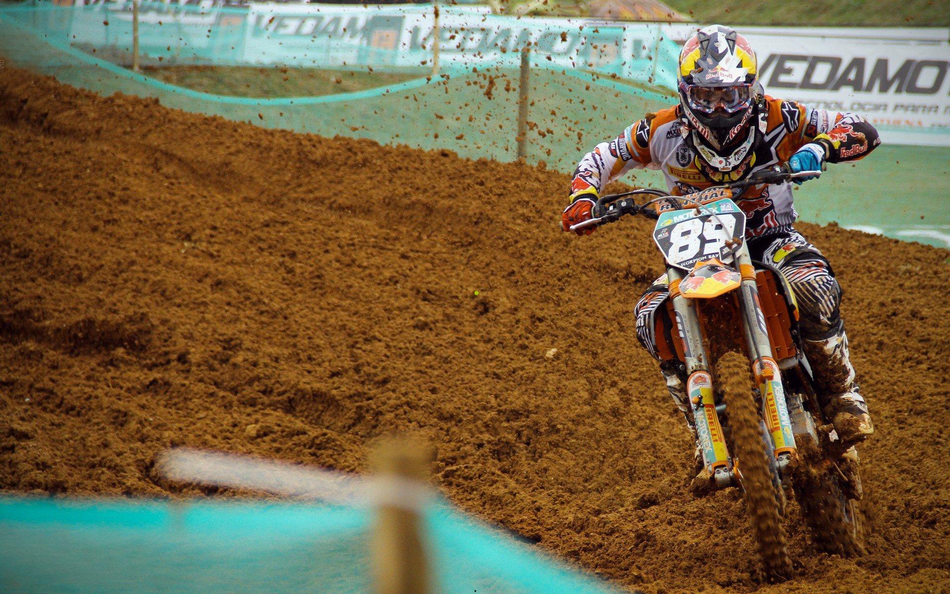 欧冠生死战前夕，皇马迎战曼城，阿隆索帅位命悬一线，新帅候选人阿韦洛亚浮出水面