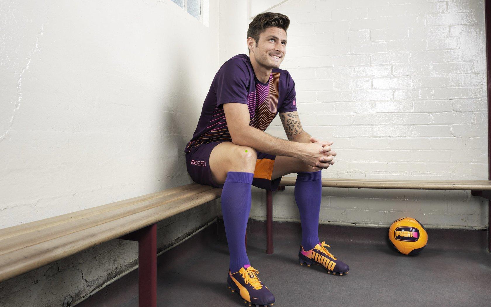 欧冠生死战前夕，皇马迎战曼城，阿隆索帅位命悬一线，新帅候选人阿韦洛亚浮出水面